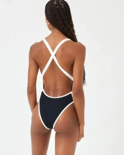 Baewatch One Piece