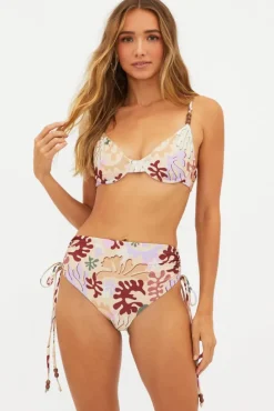Carrie Top