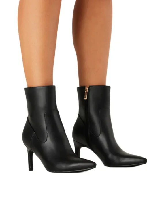 Henrie Bootie