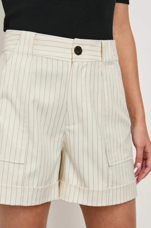 Maryam Short
